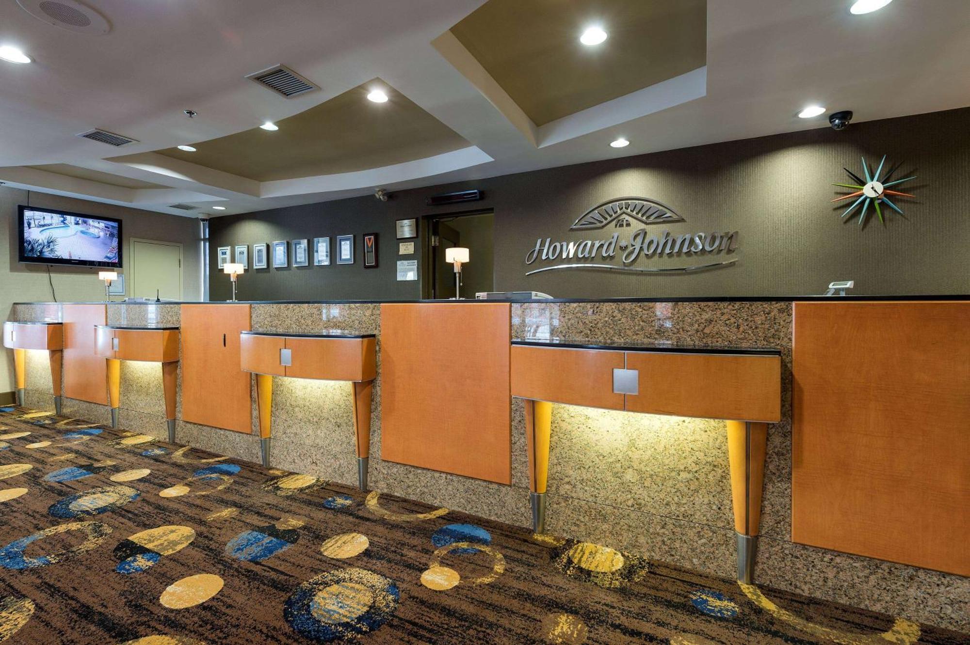 Howard Johnson Plaza By Wyndham By The Falls Niagara Falls Ngoại thất bức ảnh